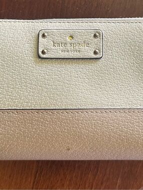 kate spade Two-Tone Cream and Tan Leather Wallet